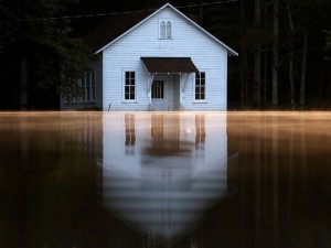 Morador que teve a casa inundada pela construo de viaduto deve ser indenizado por danos materiais